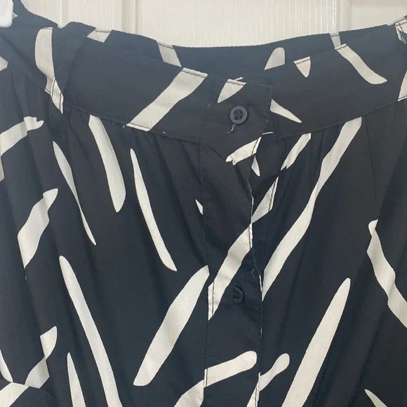 Patterned skirt - Picture 3 of 5